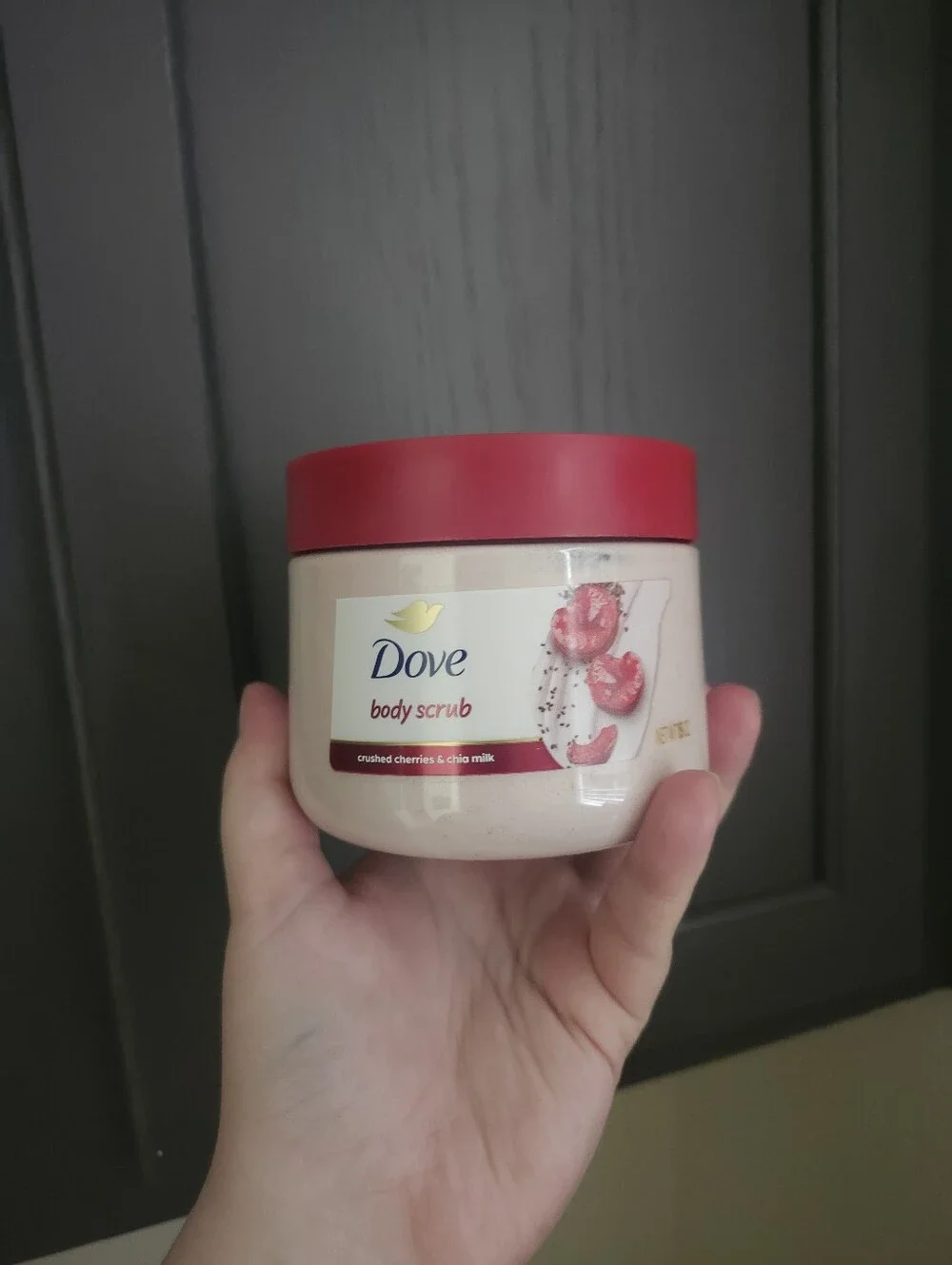 Dove Crushed Cherry Body Scrub - Pink